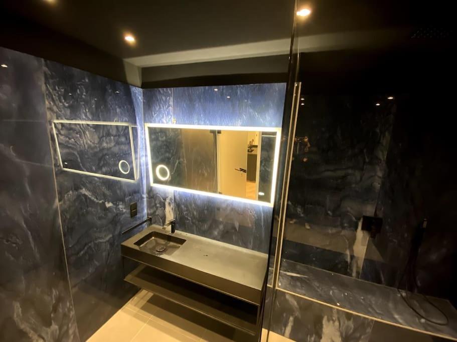 Design Apartment In The Centre Of فيينا المظهر الخارجي الصورة
